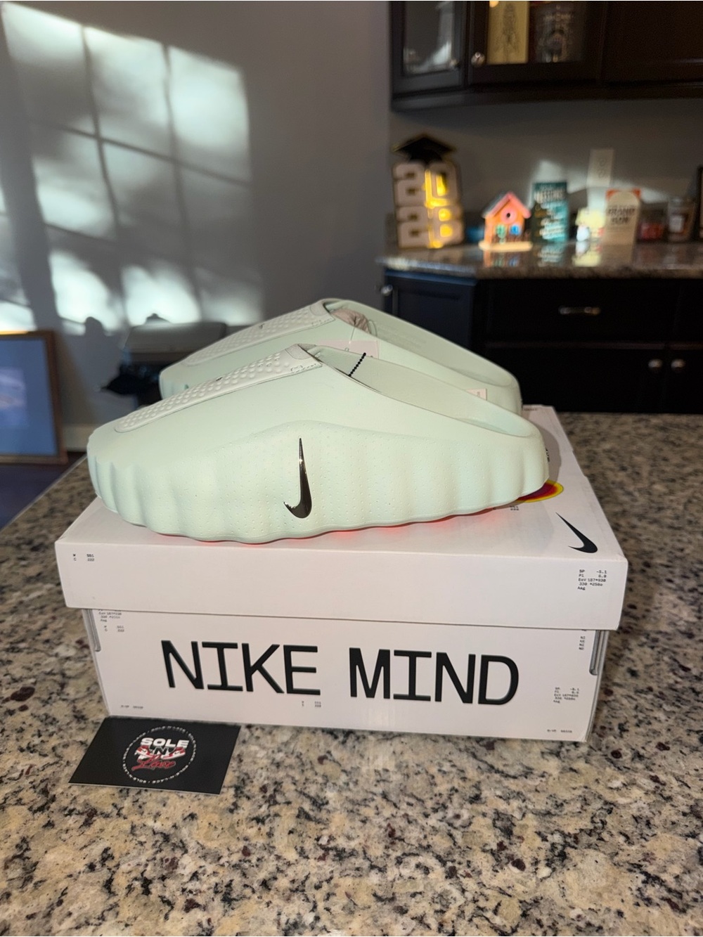 Size 8W Nike Mind 001 Barely Green Women's SKU HQ4309-300 Brand New